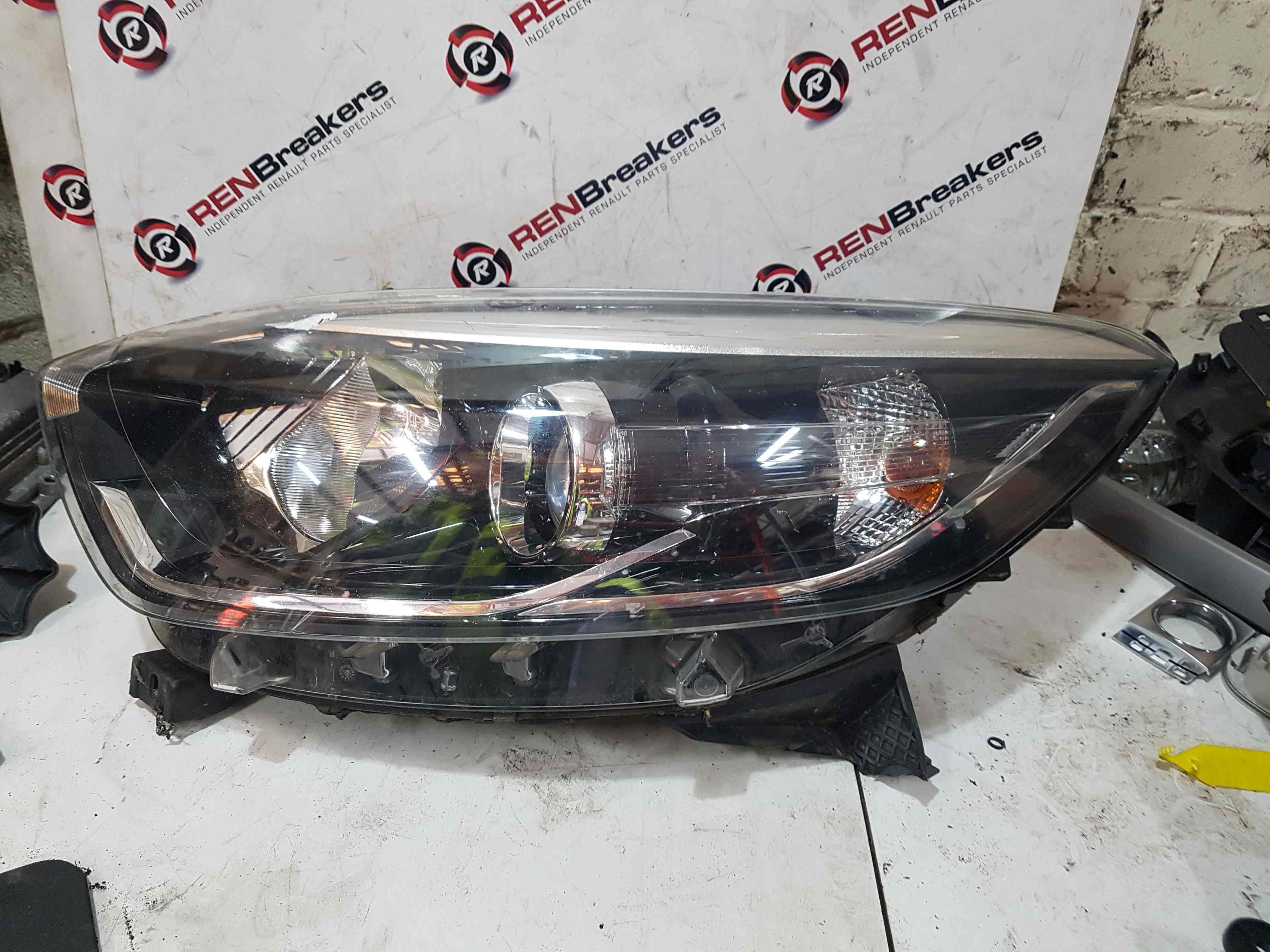 Renault Captur Mk Passenger Nsf Front Headlight Damaged