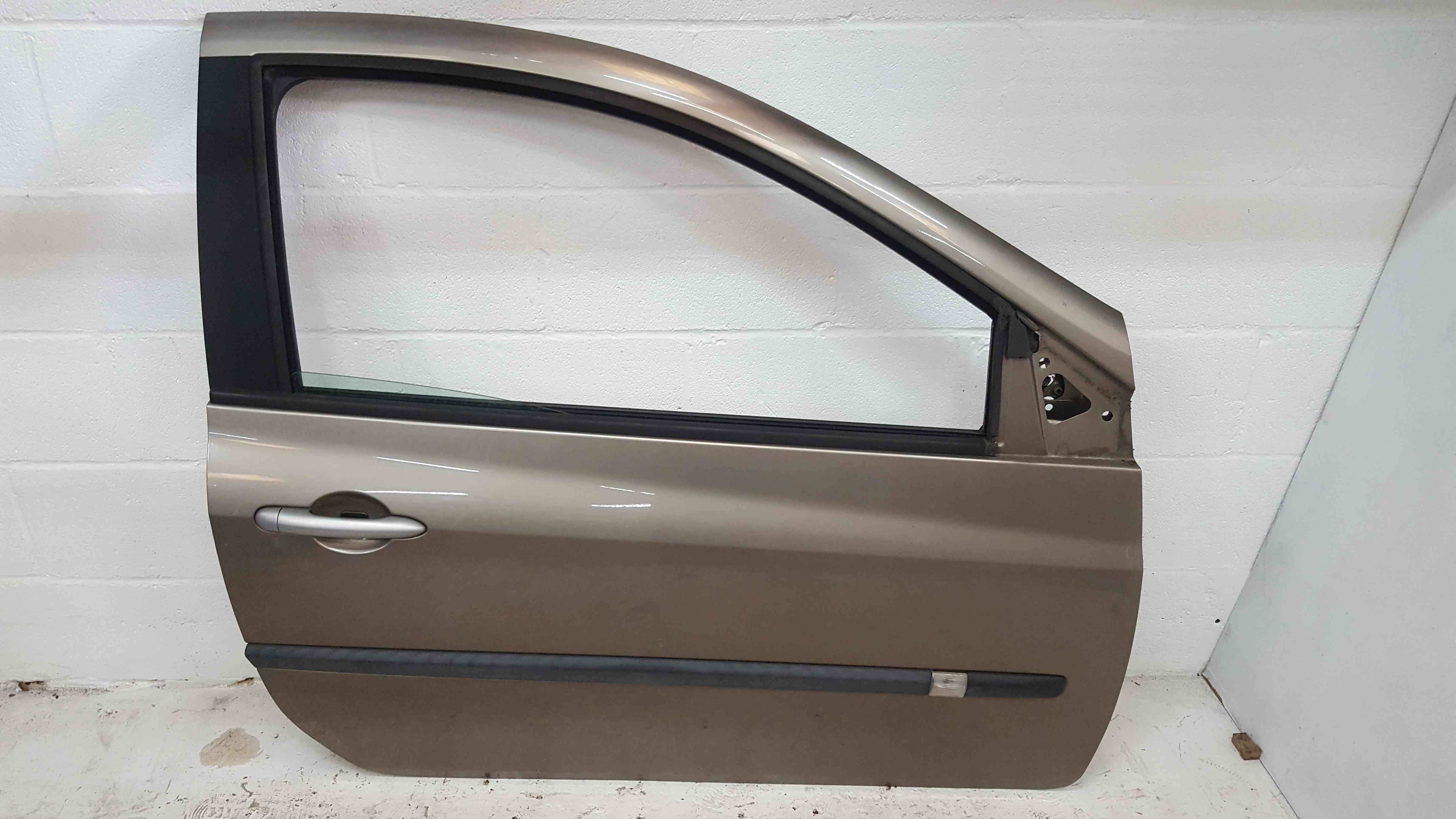 Renault Clio Mk Drivers Osf Front Door Beige Gold Tehnk