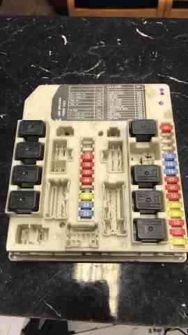 Nissan Micra 2003-2010 Engine Bay UPC Unit Fuse Box 284b7AX61A - Store ...