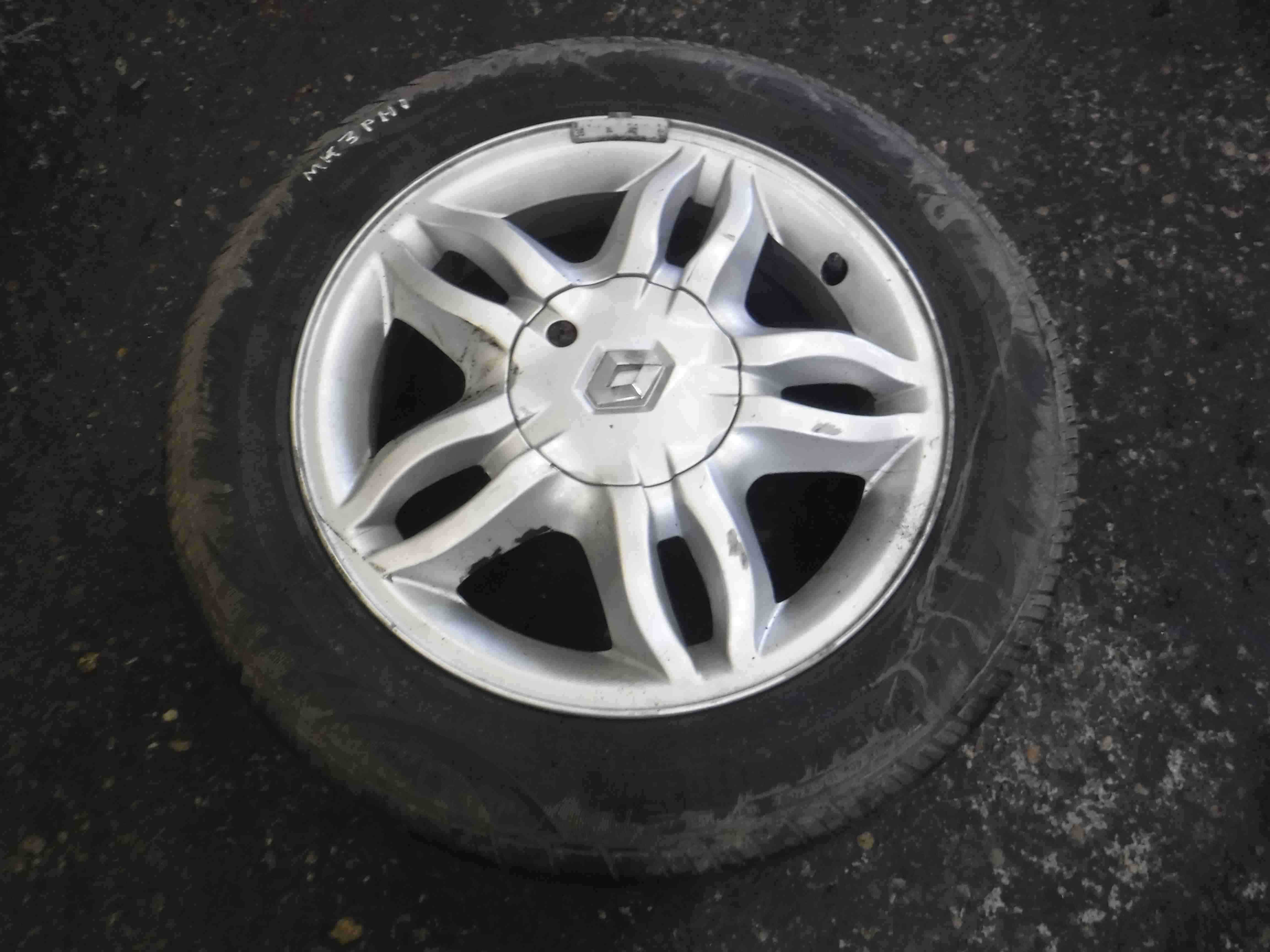 Renault Clio Mk3 2005 2012 Mahonia Alloy Wheel Tyre 185 60 15 5mm Tread Store Renault 5646