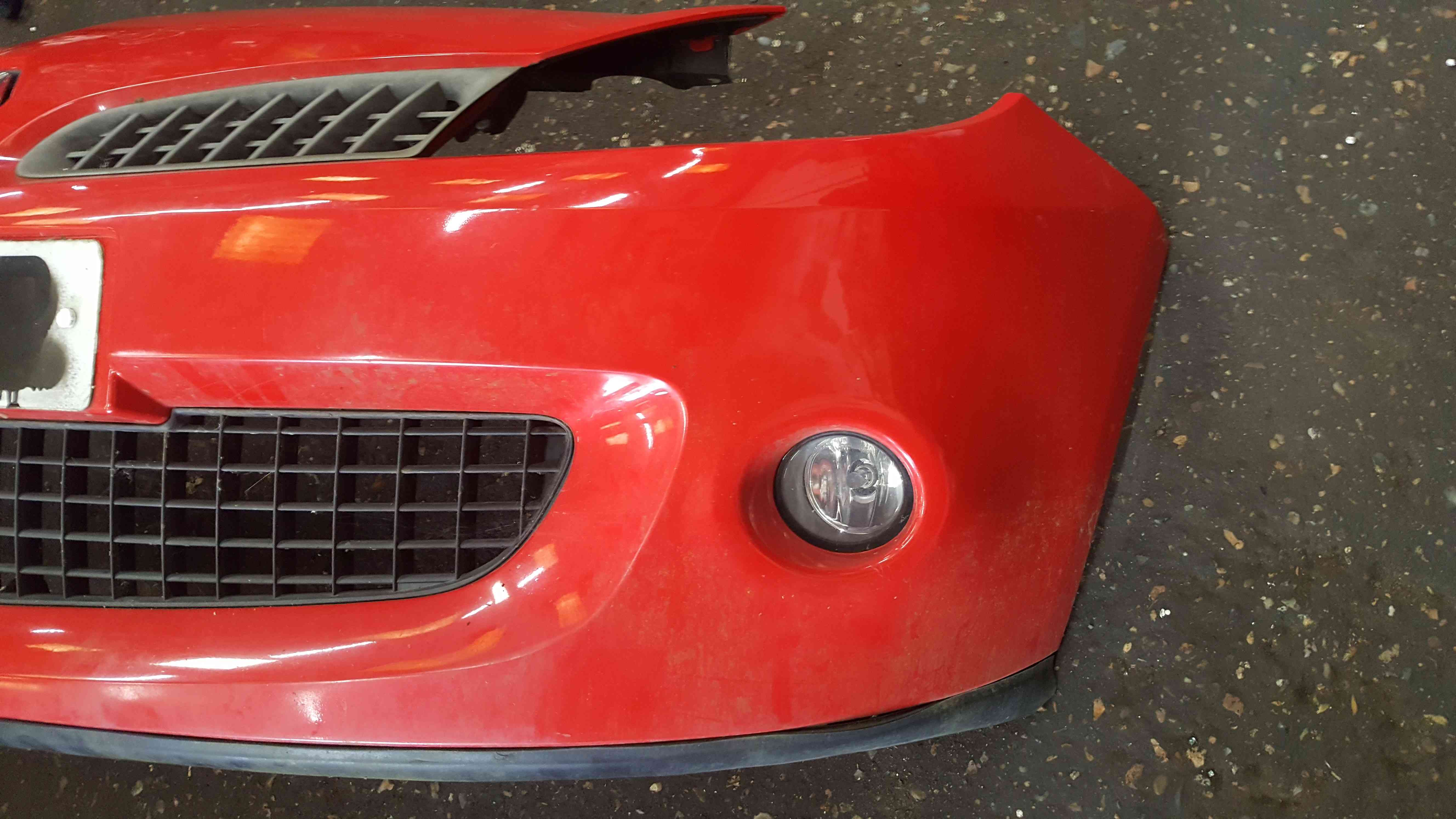 Renault Clio Sport MK3 20092012 200 Fuel Flap Cover Red OVNNF - Store -  Renault Breakers - Used Renault Car Parts & Spares Specialist