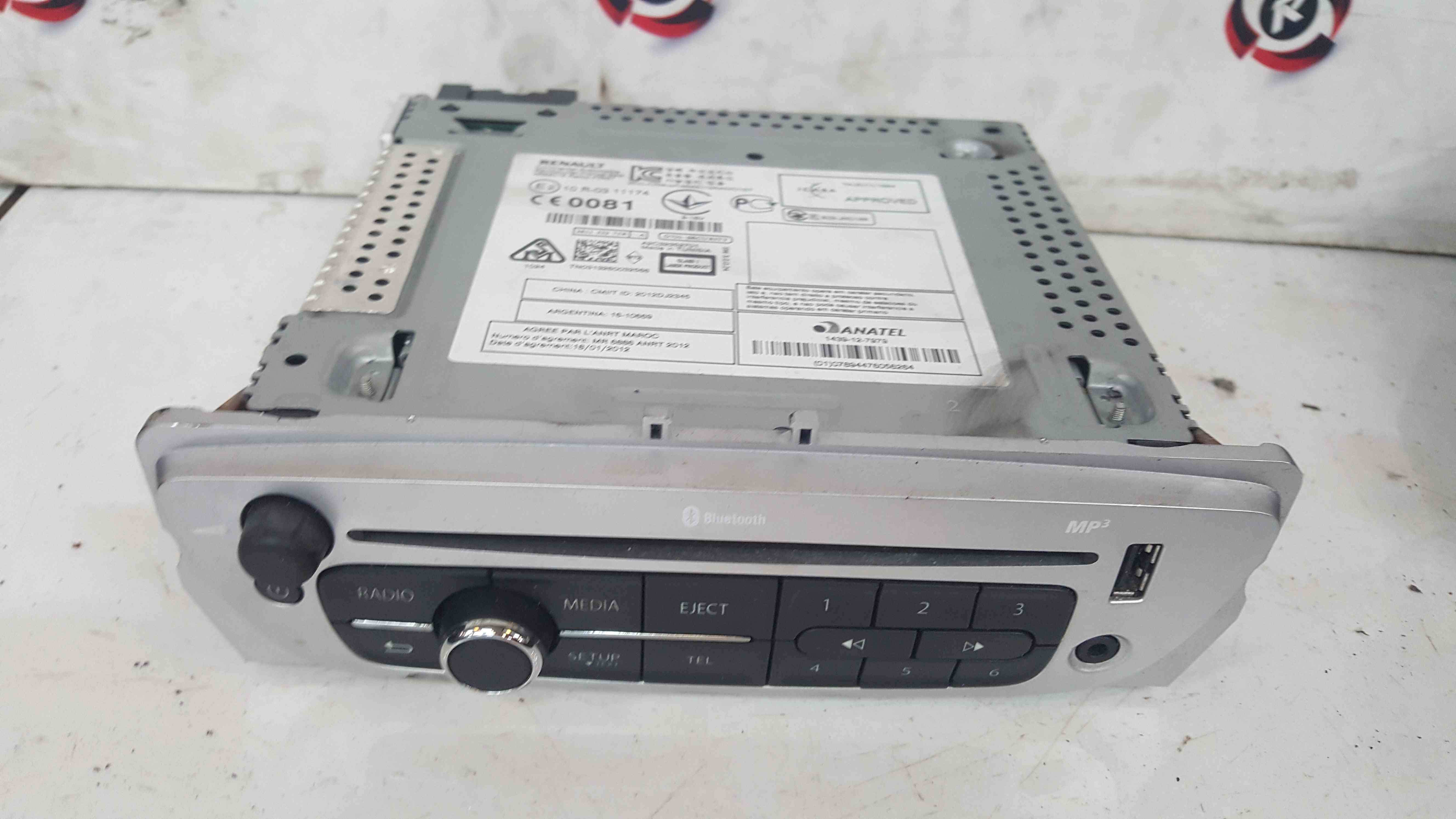 Renault Scenic MK3 2009-2016 Radio Media Cd Player USB AUX 281152275R -  Store - Renault Breakers - Used Renault Car Parts & Spares Specialist