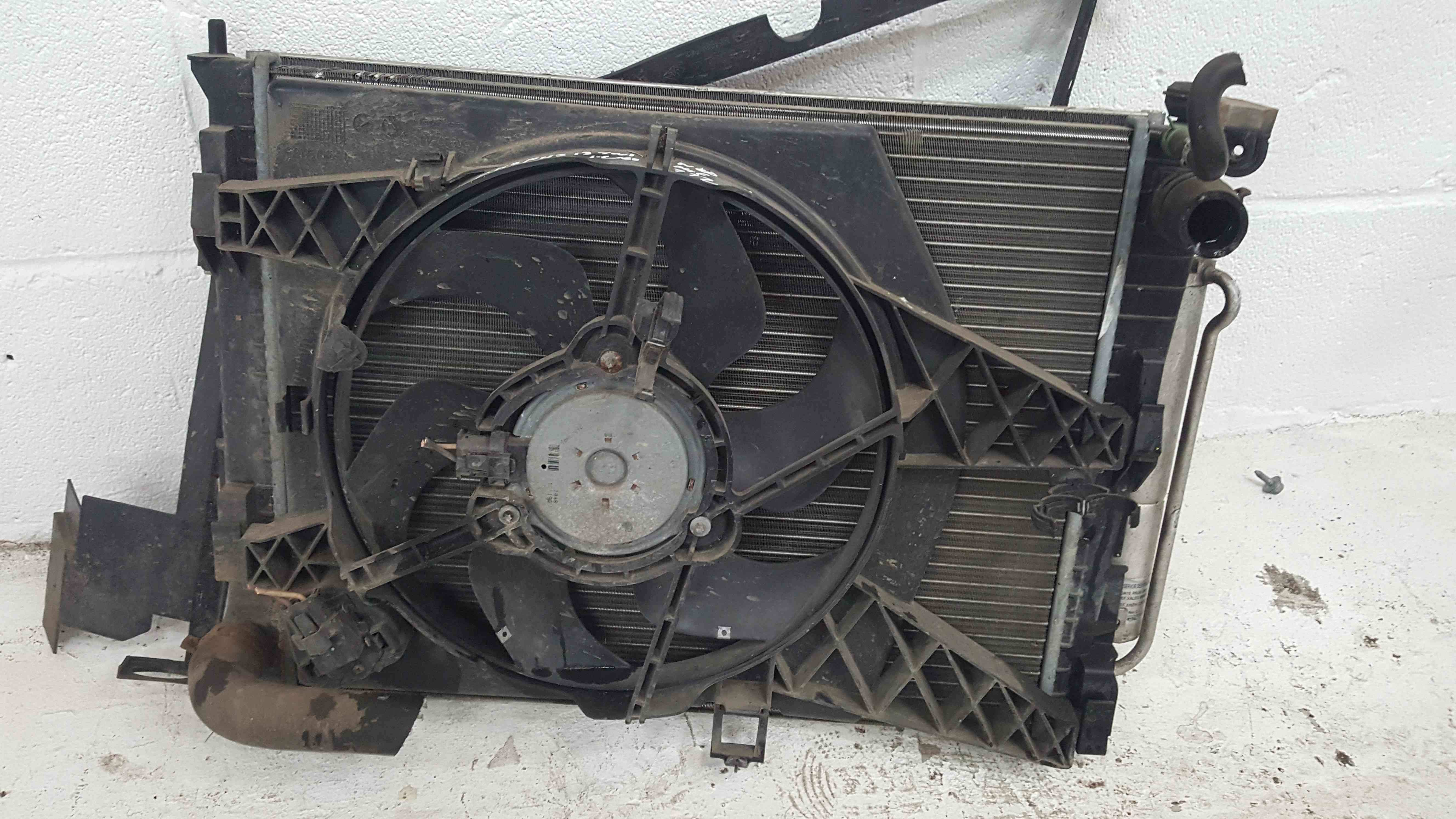 Renault Twingo MK2 20112014 1.2 16V Radiator RAD Pack Cooling FAN ...