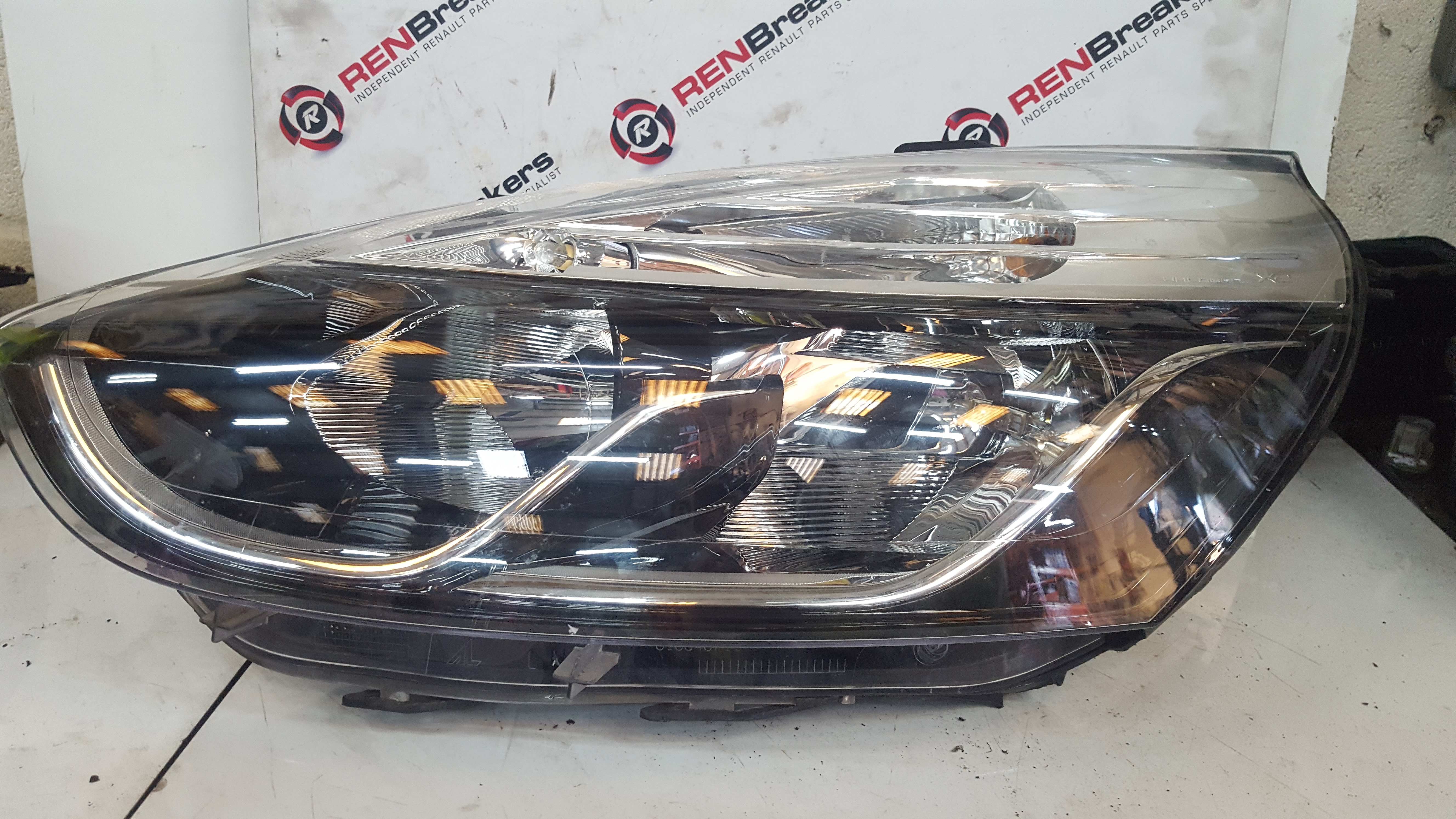 Renault Clio MK4 2013-2019 Passenger NSF Front Headlight Broken